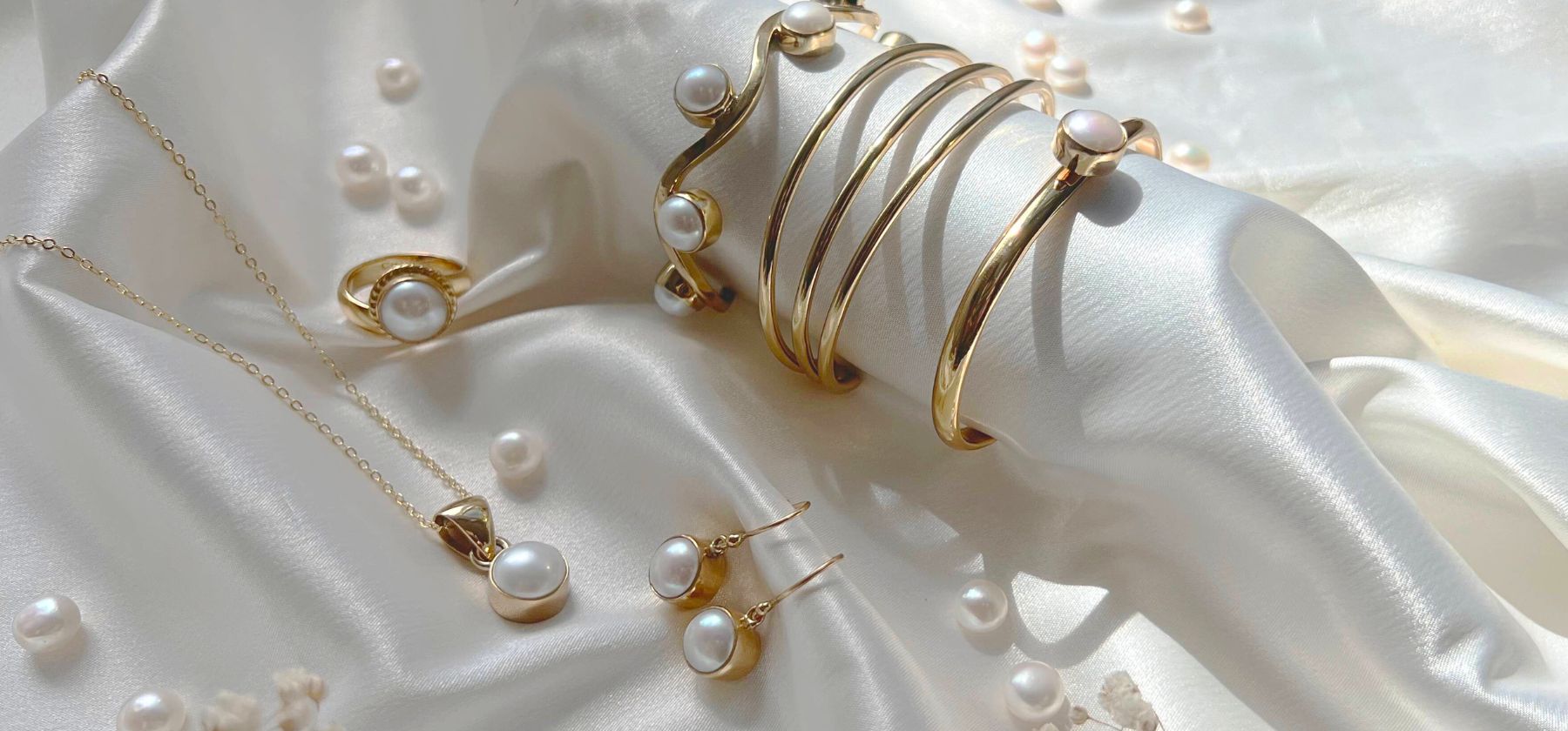 Charles Albert Biwa Pearl Bracelet Keshi Pearls Alchemia Gold